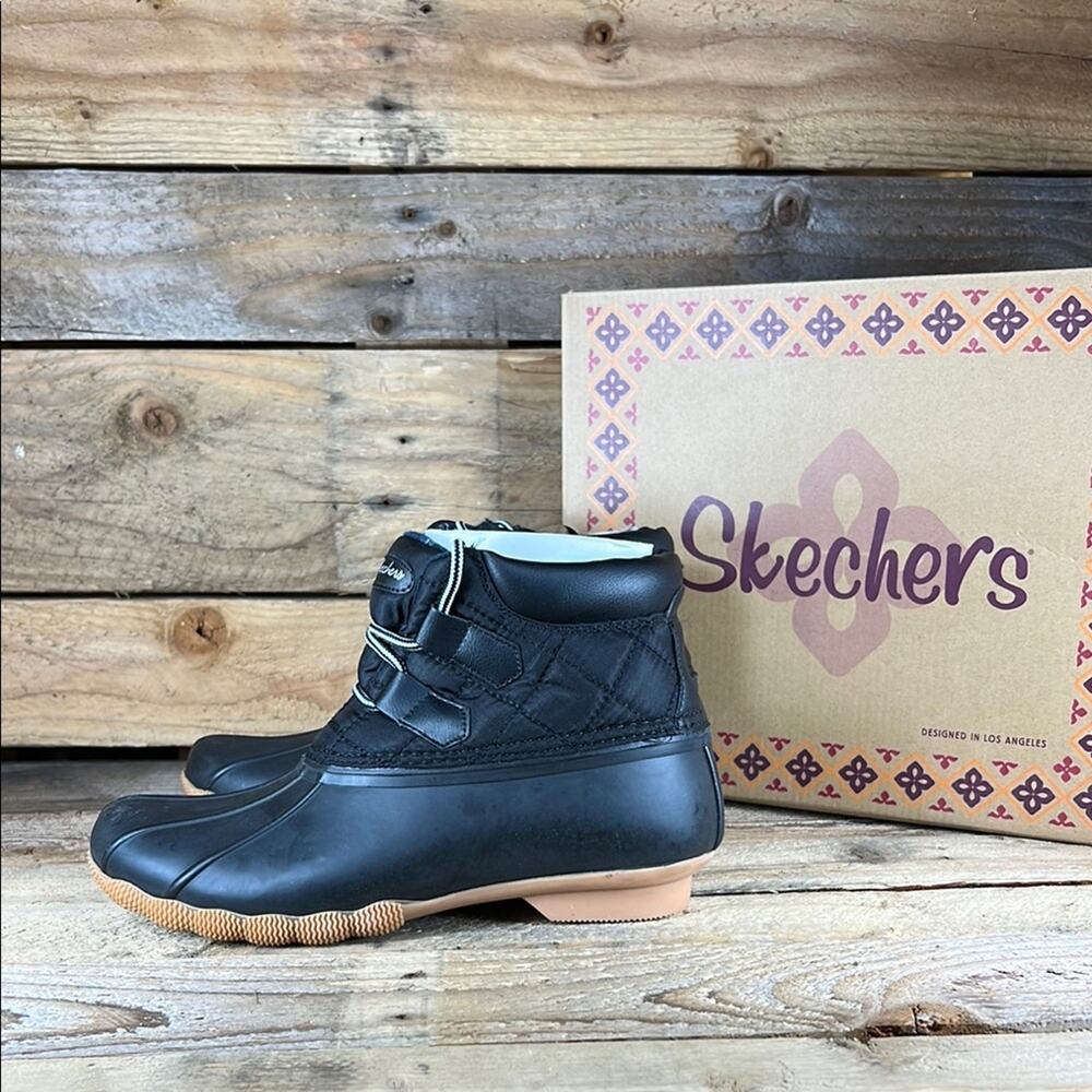 Skechers Women's Pond-Lil Puddles-Mid Quilted Lace Up Duck Boot - Black - 7 NIB
